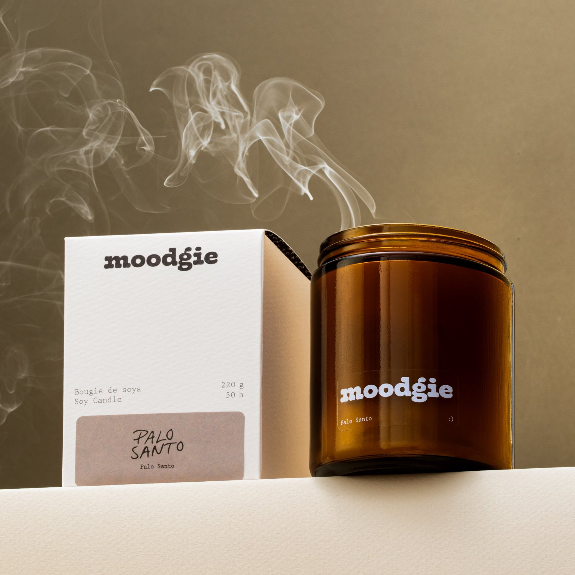 Bougie artisanale de 220 g à la cire de soya, au parfum purifiant de Palo Santo, fabriquée au Québec par Moodgie